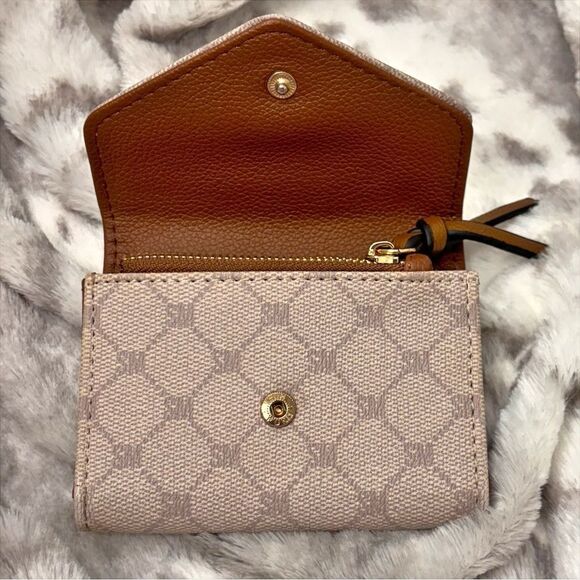 Steve Madden Beige Logo Wallet | Cream & Brown Monogram | OS - Picture 5 of 7